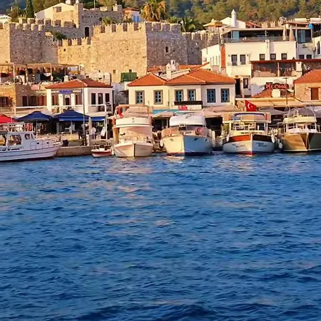 Castello فيلة مرمريس