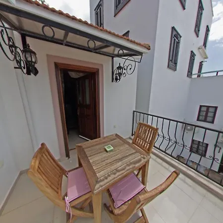 Castello Βίλα Μαρμαρίς